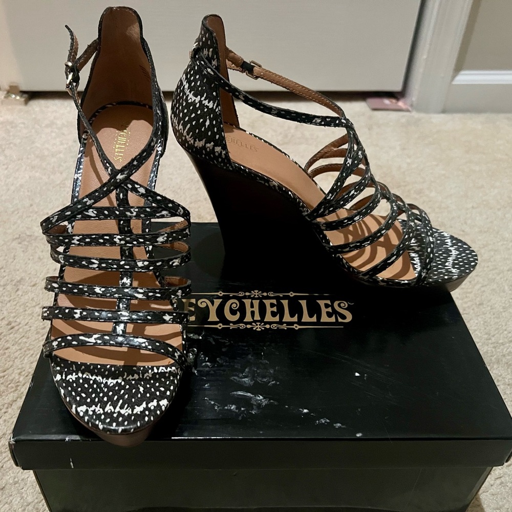 Seychelles Strappy Black and White Wedges